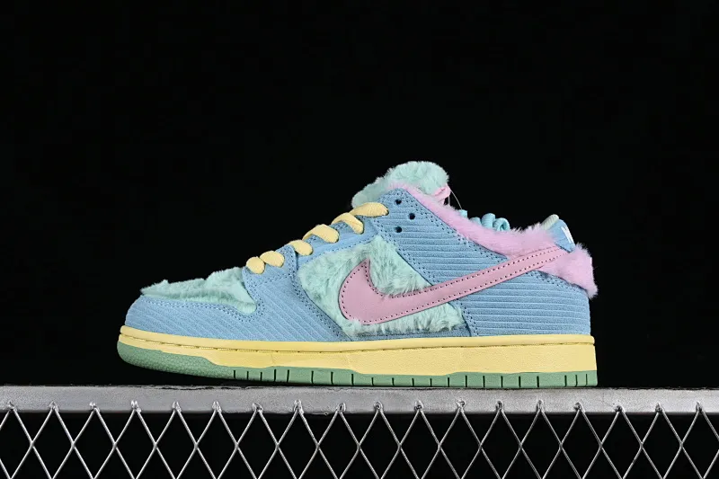 All Categories Nk SB Dunk Series Nk SB Dunk Low Low-top sneakers C version Verdy x Nk SB Dunk Low "Visty" joint model SB low-top casual sneakers FN6040-400